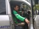 Mantan Asisten Toko Sepatu Bata Alih Profesi Gabung Ke Ojeg Online , Bisa Bikin Rumah Lo.