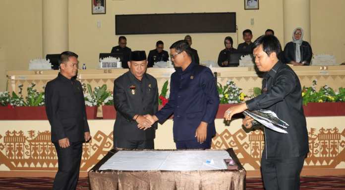 Ir. Anthoni, MM Hadiri Rapat Paripurna DPRD Tentang Persetujuan Perubahan Propemperda tahun 2020.