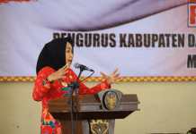 Winarti Hadiri Pelantikan Pengurus PGRI Tulang Bawang,