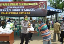 Momen Hari Kartini Tahun 2020, Polres Bersama Bhayangkari Cabang Tulang Bawang Berbagi Dengan Warga