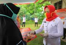 Terima BST Rp 600 Ribu /Bulan Pesan Pak Mentri Jangan Di Belikan Rokok