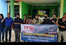 Peduli Sesama, PT MSI bersama AWPI Kota Metro Berikan Bantuan Kepada Korban Angin Puting Beliung Tulang Bawang