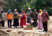 Cepat Tanggap, Pemkab Lamsel Bantu Korban Rumah Roboh di Tanjung Bintang