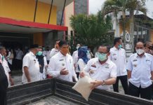 1.848 Warga Kecamatan Palas Dapat Paket Sembako dari Pemkab Lamsel