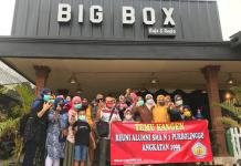 Peduli Sesama, Alumni SMA Negeri 1 Adakan Pembagian Masker Di Pasar Purbolinggo Fhoto peserta Temu kangen