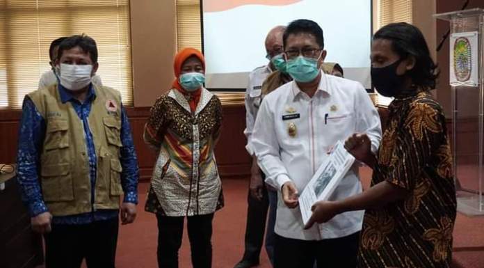 4 Kelompok Masyarakat Terdampak Tsunami di Lamsel Terima Bantuan Stimulus Dari BNPB