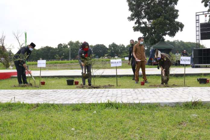 12ca8c20-00bb-4a0b-9b79-f57ef32de90f