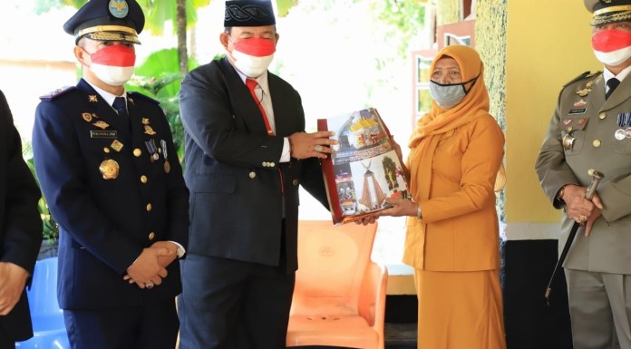 Pemerintah Kabupaten Tulang Bawang Berikan Bantuan Tali Asih Dalam Rangka HUT RI Ke-76