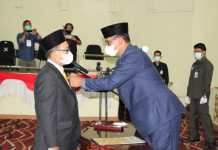 Bandarsyah S.H Dari Partai Golkar Di Lantik Menjadi Anggota DPRD Tulang Bawang Sebagai Pengganti Antar Waktu