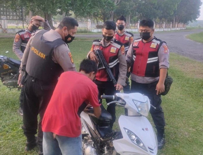 f3b7fd29-45b4-4a15-a9ff-45396cd44422