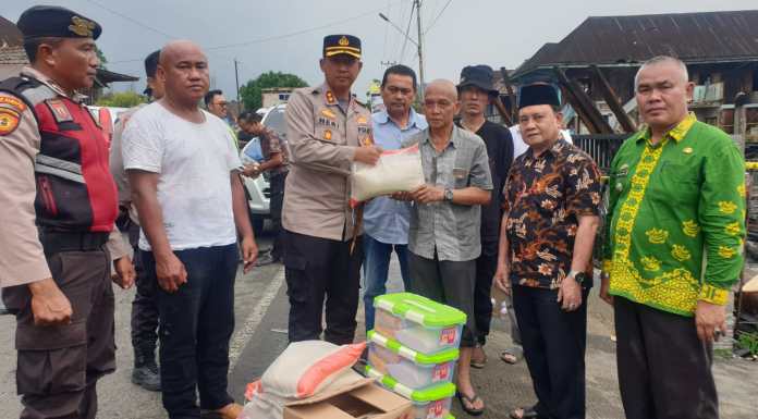 Pekon Kenali Berduka”Polres Lampung Barat Respon Cepat Salurkan Bantuan Pada Korban Kebakaran
