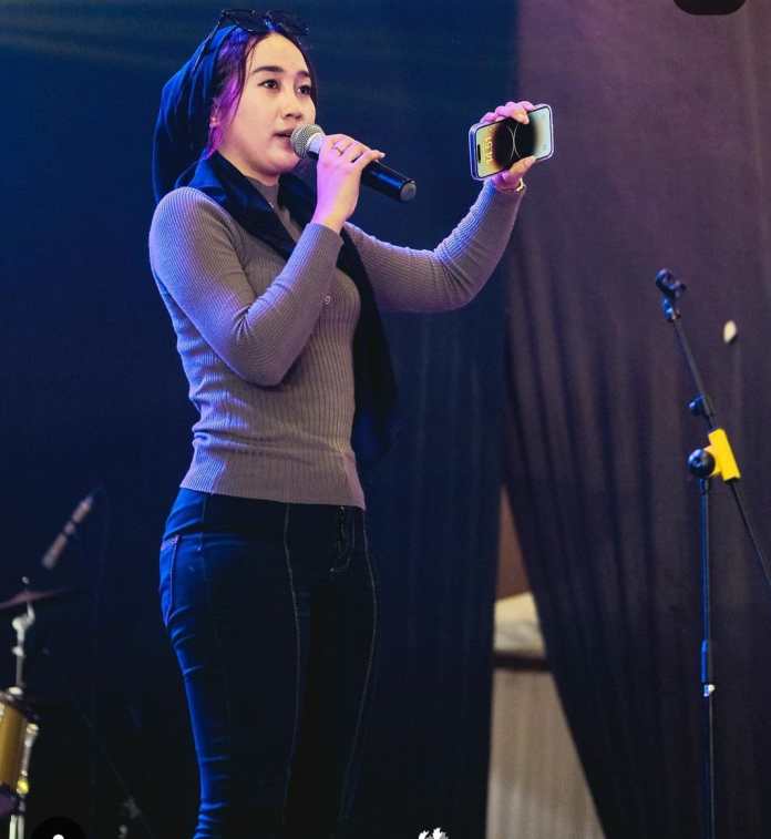 f8093f72-6f72-4ea4-b3a2-72afd3fc3672