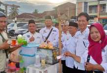 DPC APDESI Pringsewu Bagikan Takjil Gratis